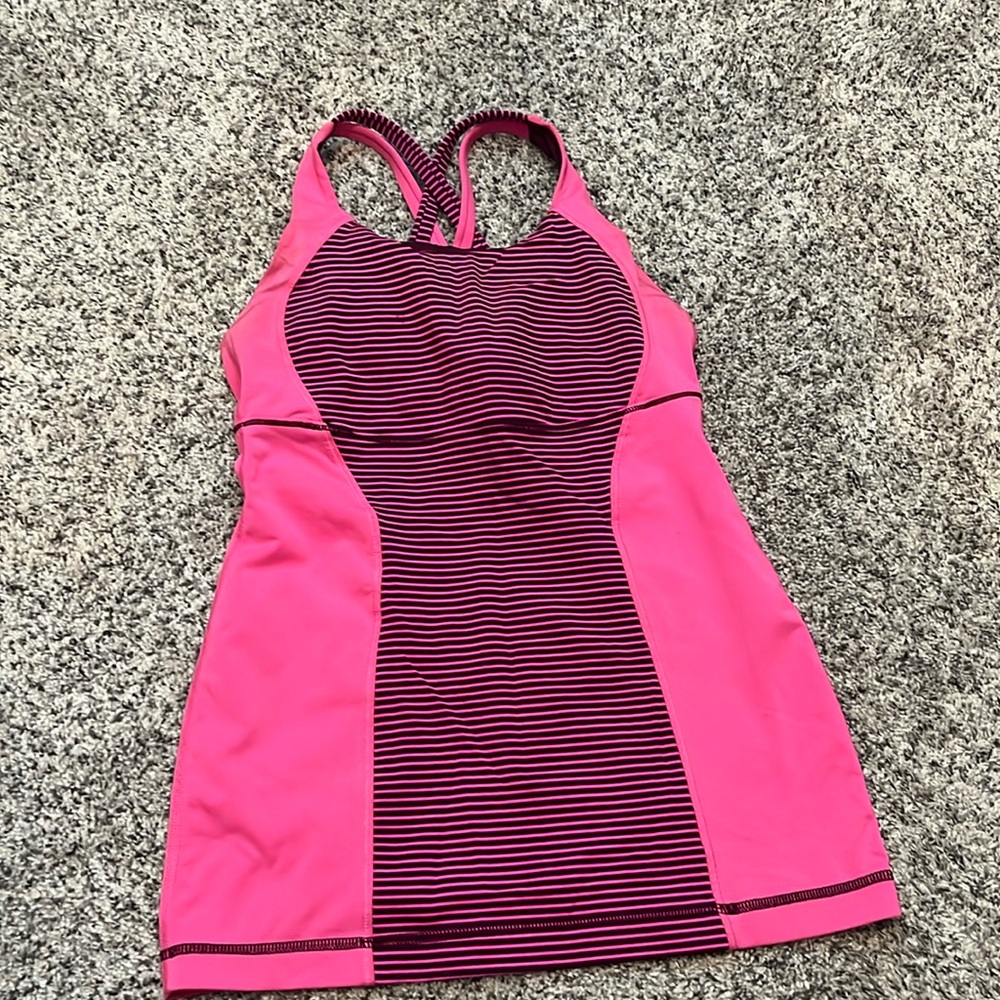 Lululemon workout top